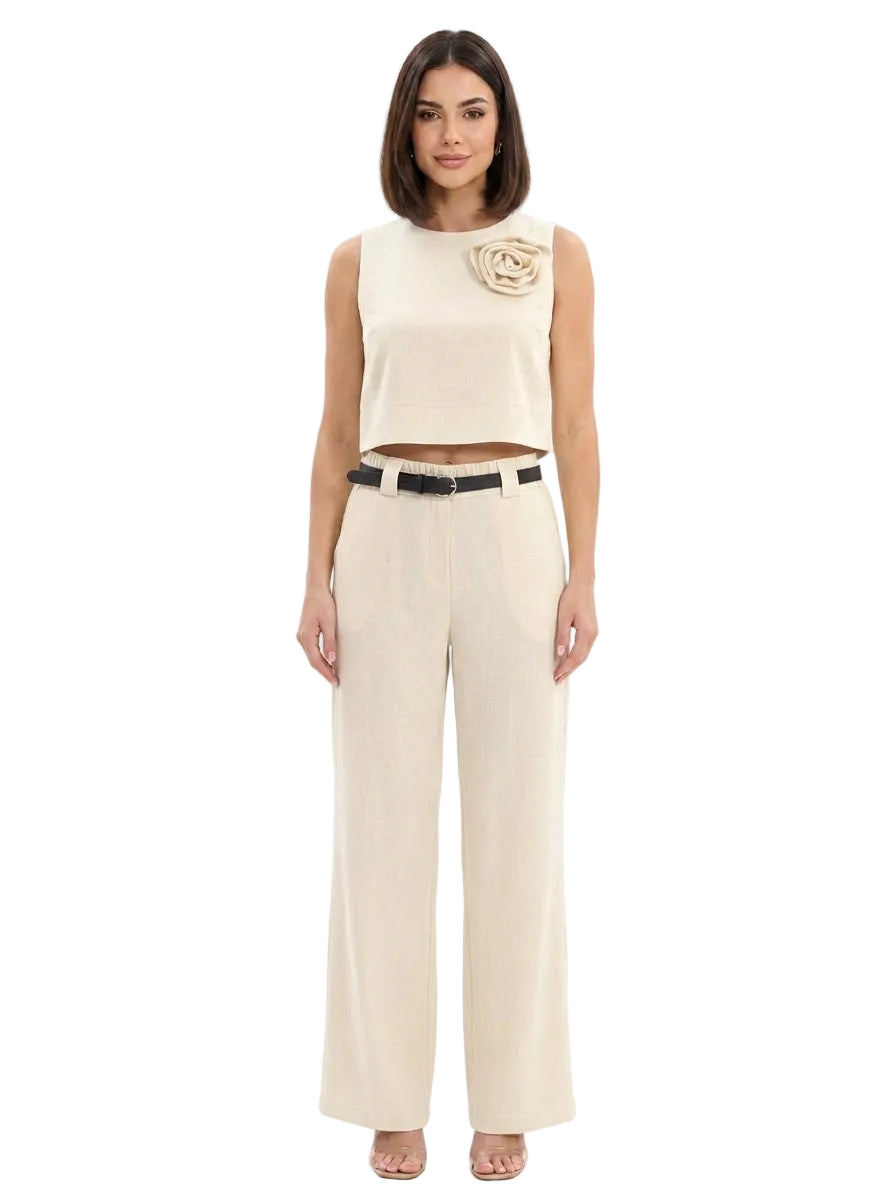 TOP del brand EIKI con rosa, perfetto per chi ricerca stile e comfort