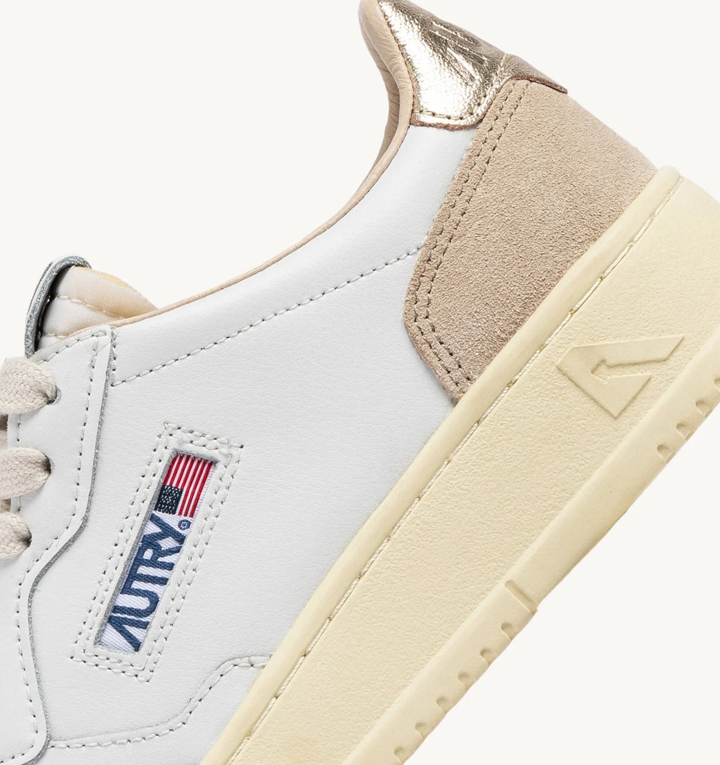 AUTRY SNEAKERS MEDALIST LOW IN PELLE E SUEDE BIANCA E ORO