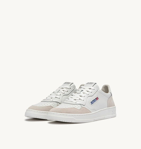 AUTRY SNEAKERS MEDALIST LOW IN SUEDE E PELLE BIANCA