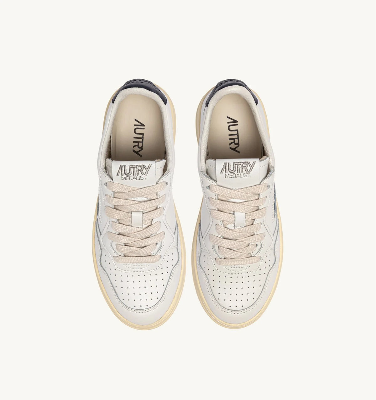 AUTRY SNEAKERS MEDALIST LOW IN PELLE BIANCA E SPACE