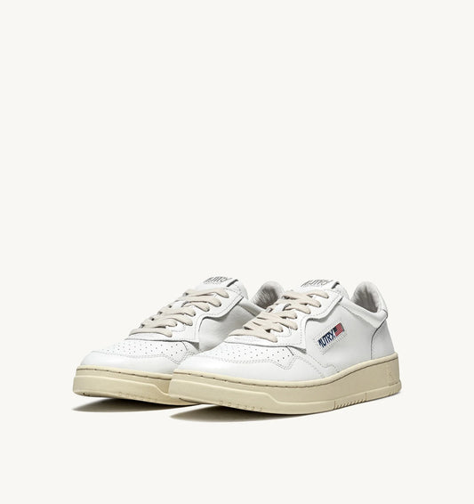 AUTRY SNEAKERS MEDALIST LOW IN PELLE BIANCA