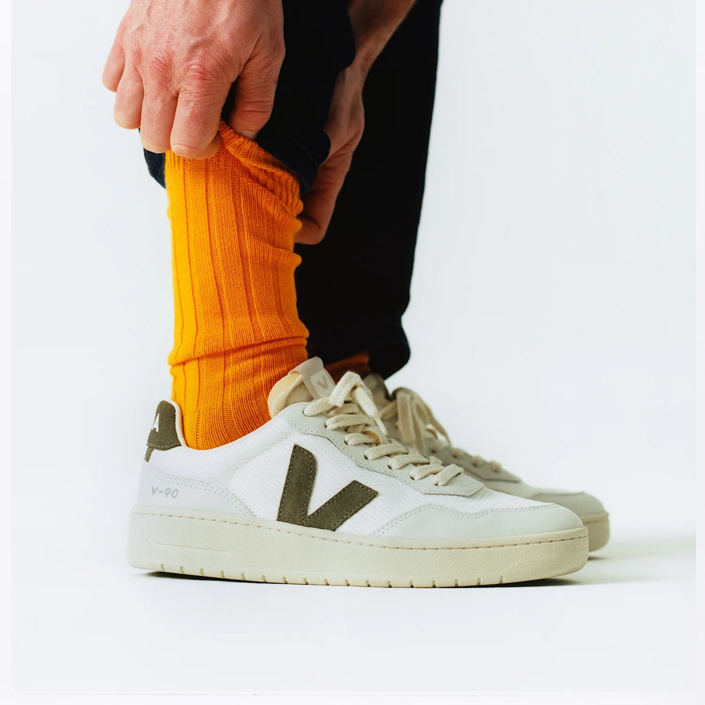 VEJA V-90 B-MESH WHITE KAKI