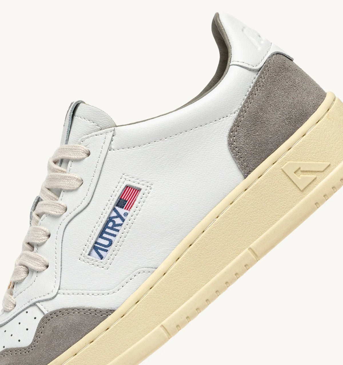 AUTRY SNEAKERS MEDALIST LOW IN PELLE BIANCA E SUEDE VAPOR
