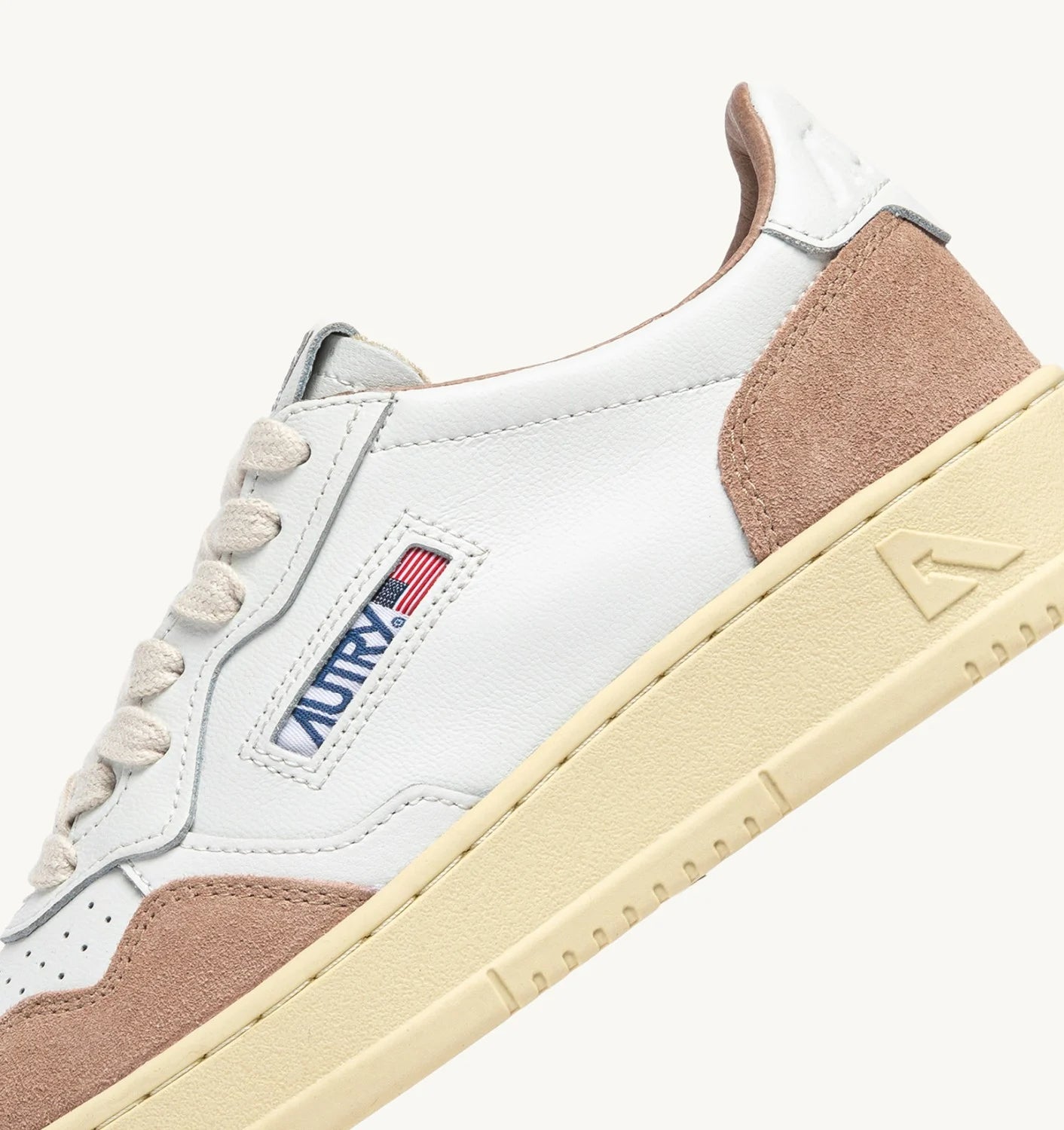 AUTRY SNEAKERS MEDALIST LOW IN PELLE BIANCA E SUEDE ROSE CANNEL