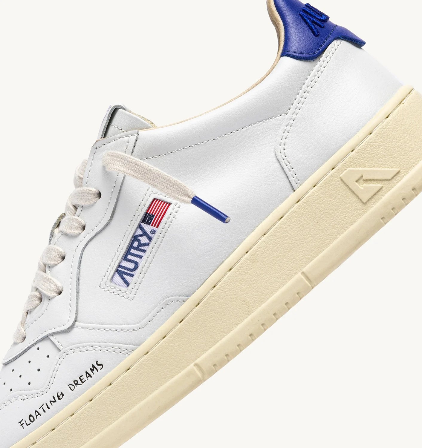 AUTRY SNEAKERS MEDALIST LOW IN PELLE BIANCA E BEAUCOUP BLUE