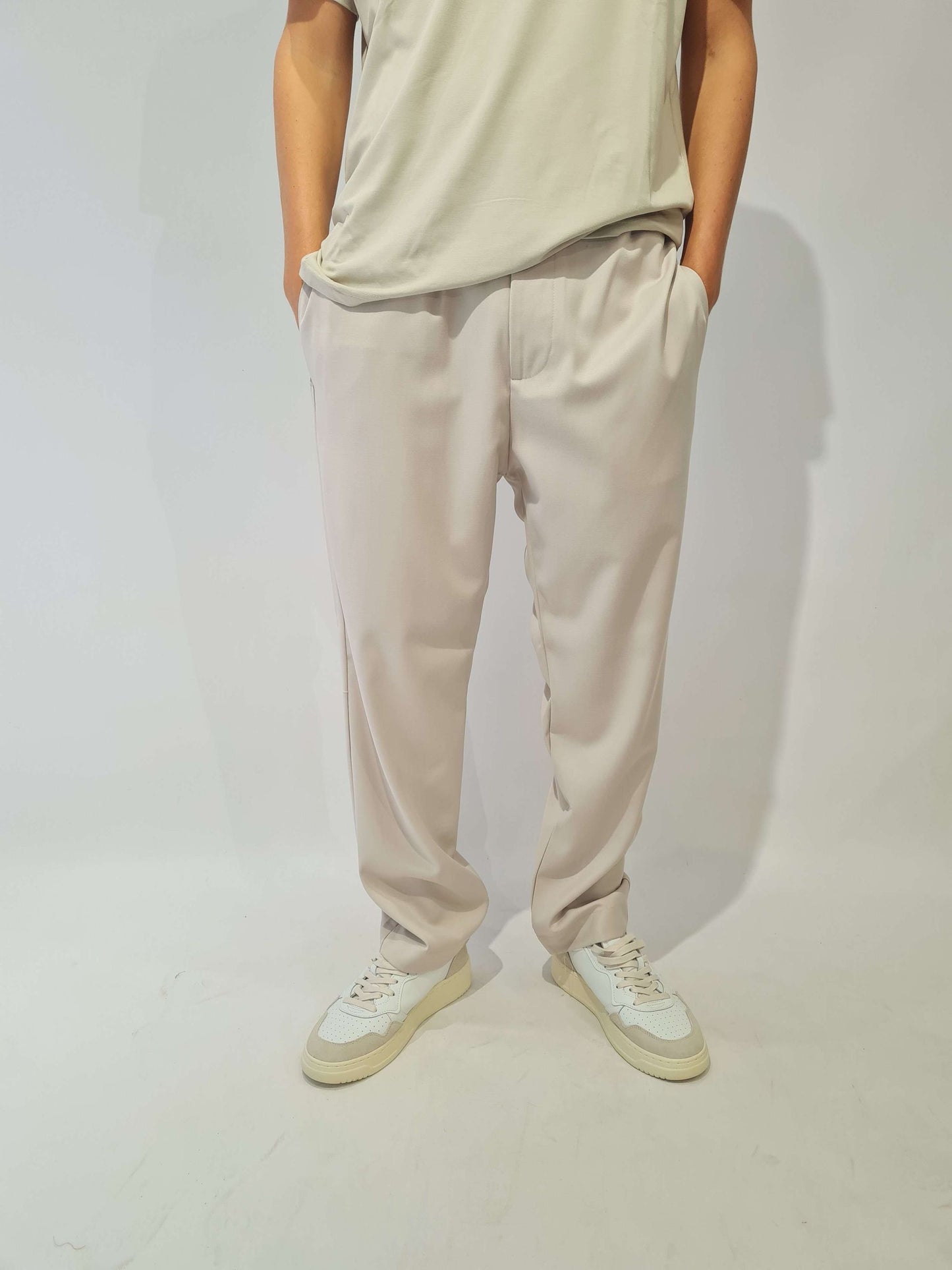 PANTALONE CON ELASTICO VESTIBILITA LARGA