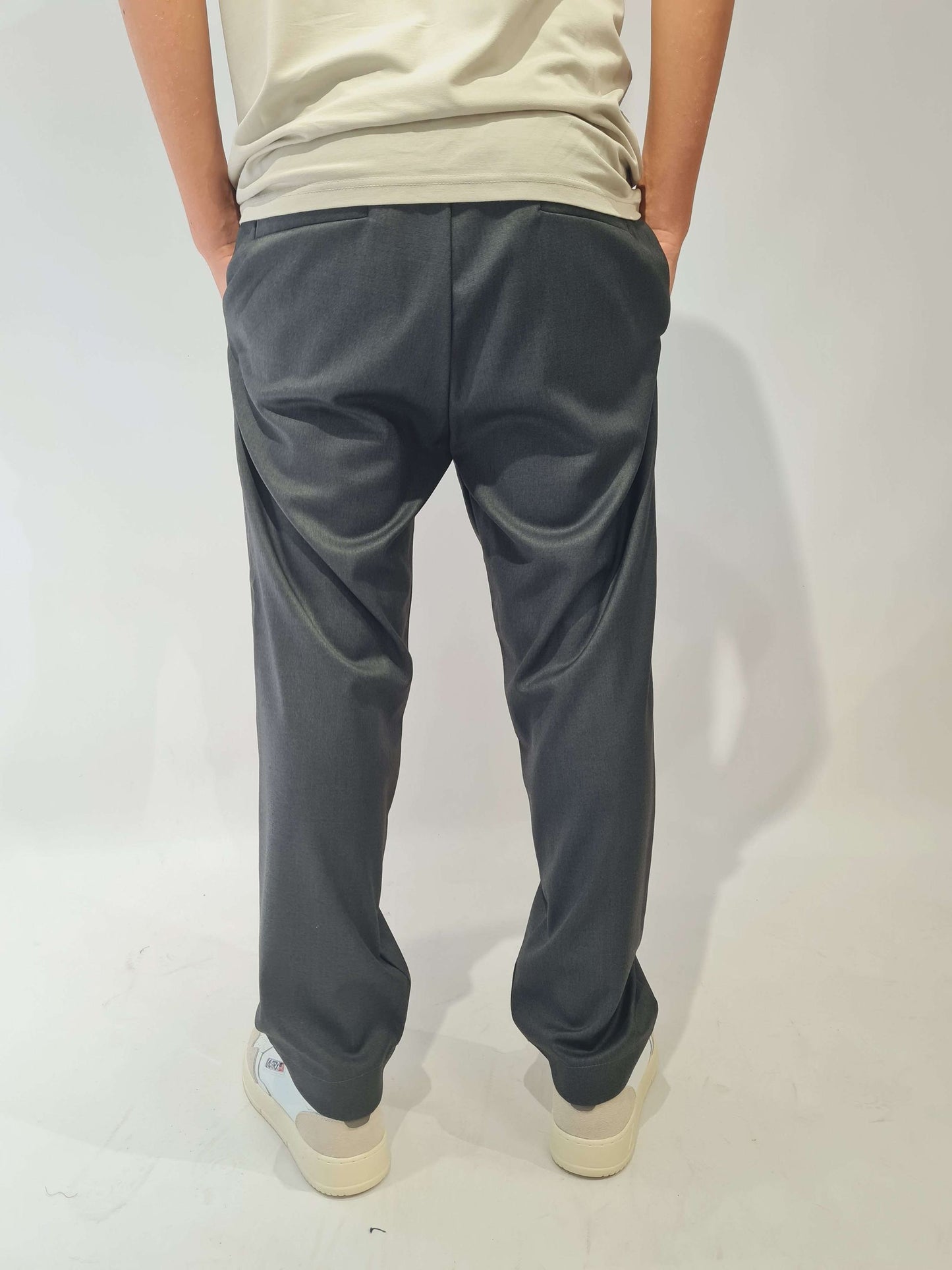 PANTALONE CON ELASTICO VESTIBILITA LARGA