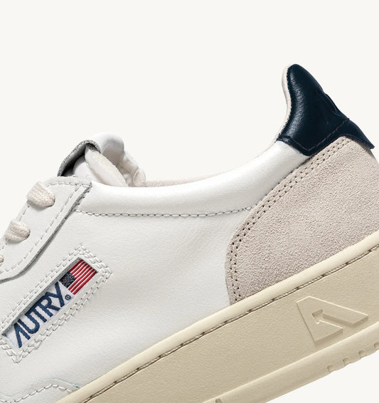 AUTRY SNEAKERS MEDALIST LOW IN PELLE BIANCA E BLU E SUEDE BEIGE