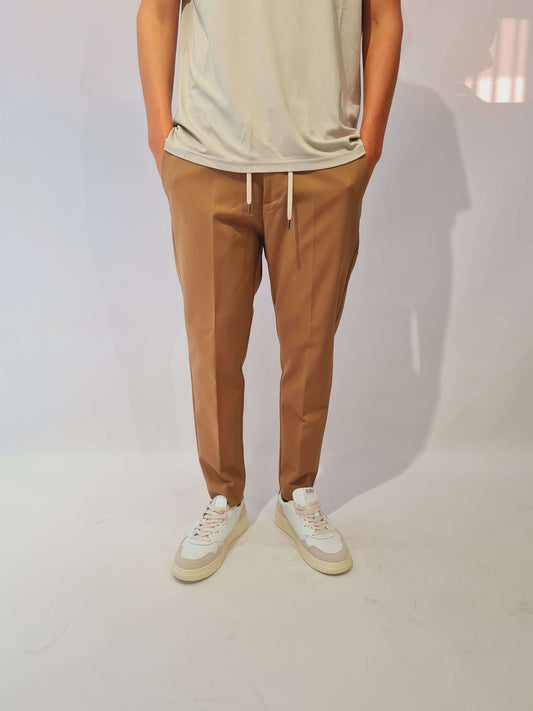 PANTALONE PRIME IN TESSUTO TECNICO CON MEZZO ELASTICO E LACCETTI