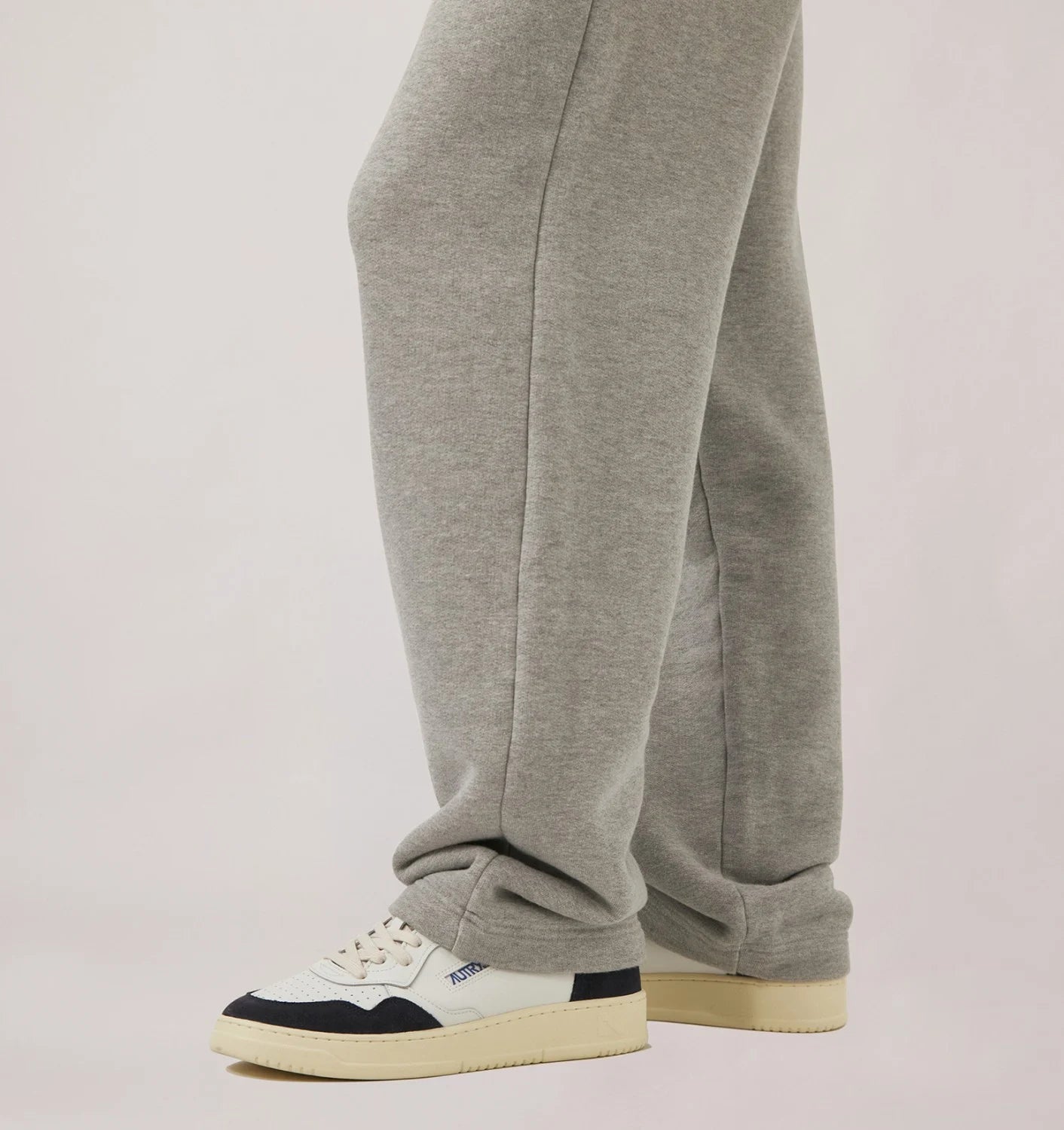 AUTRY SNEAKERS MEDALIST LOW IN PELLE BIANCA E SUEDE OCEANO