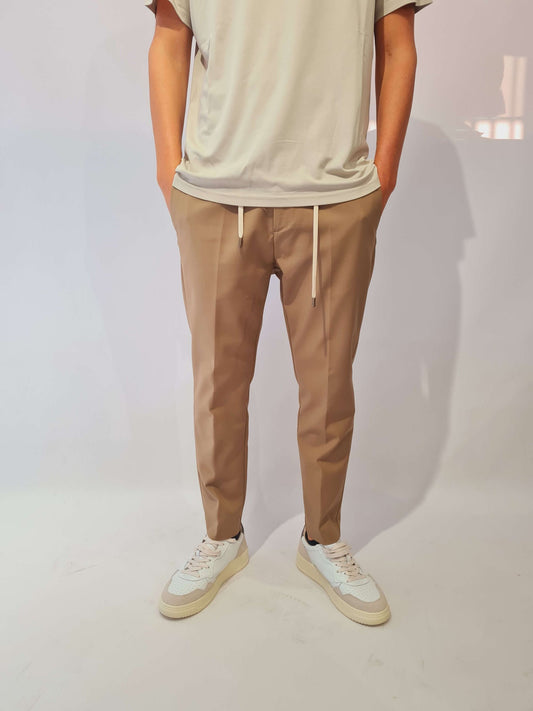 PANTALONE PRIME IN TESSUTO TECNICO CON MEZZO ELASTICO E LACCETTI