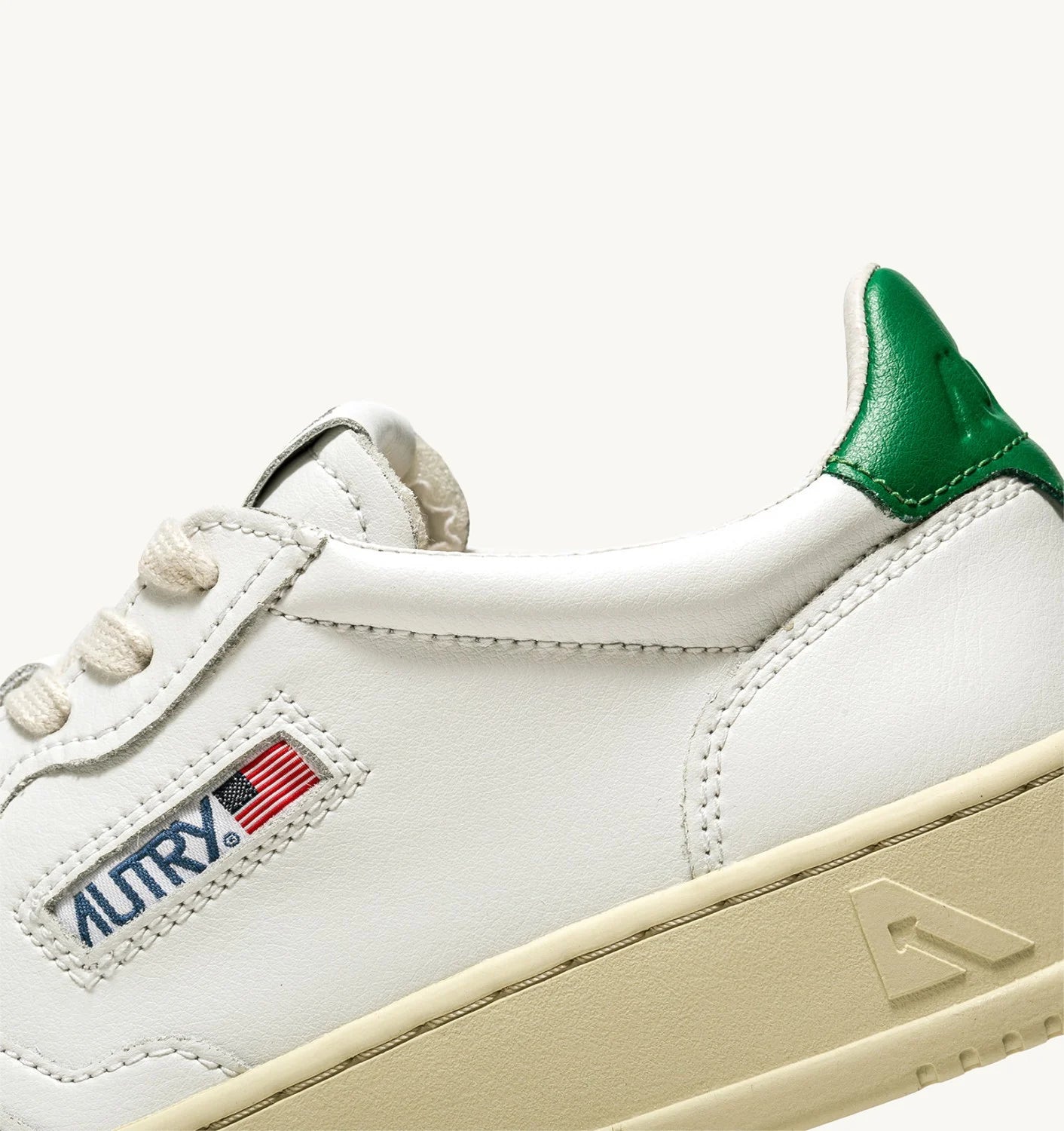 AUTRY SNEAKERS MEDALIST LOW IN PELLE BIANCA E VERDE