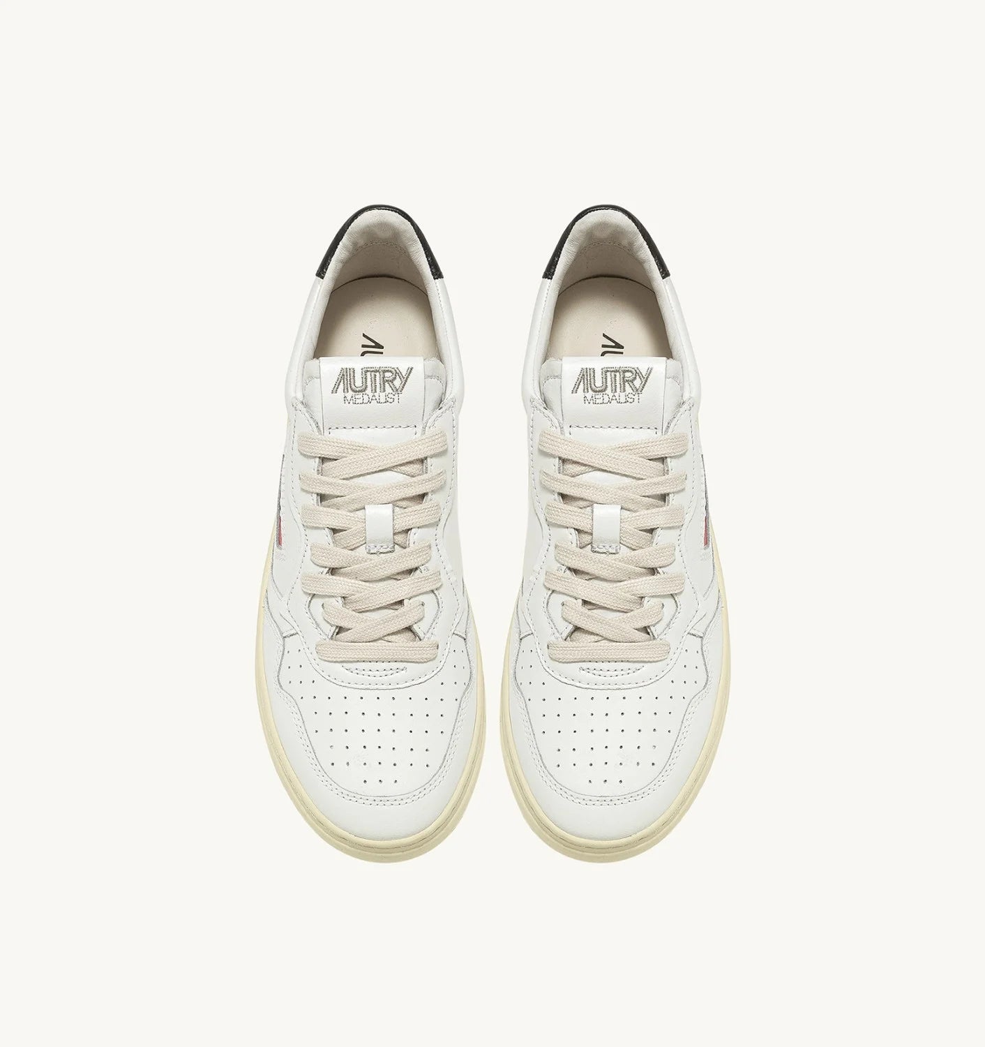 AUTRY SNEAKERS MEDALIST LOW IN PELLE BIANCA E NERA