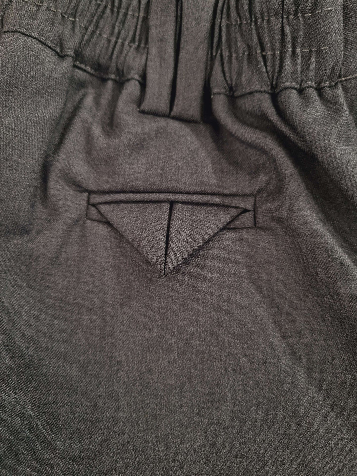 PANTALONE CON ELASTICO VESTIBILITA LARGA