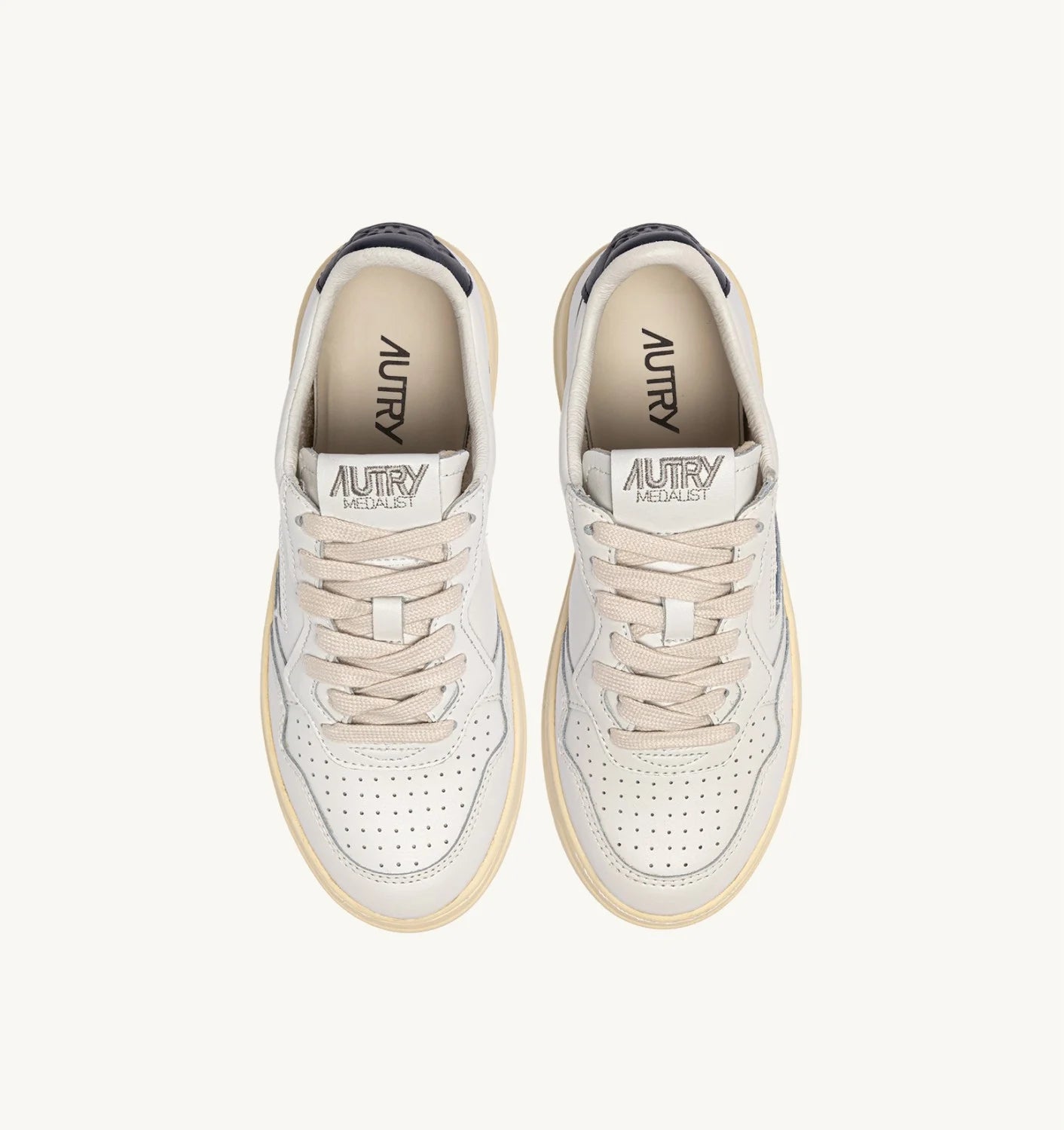 AUTRY SNEAKERS MEDALIST LOW IN PELLE BIANCA E SPACE
