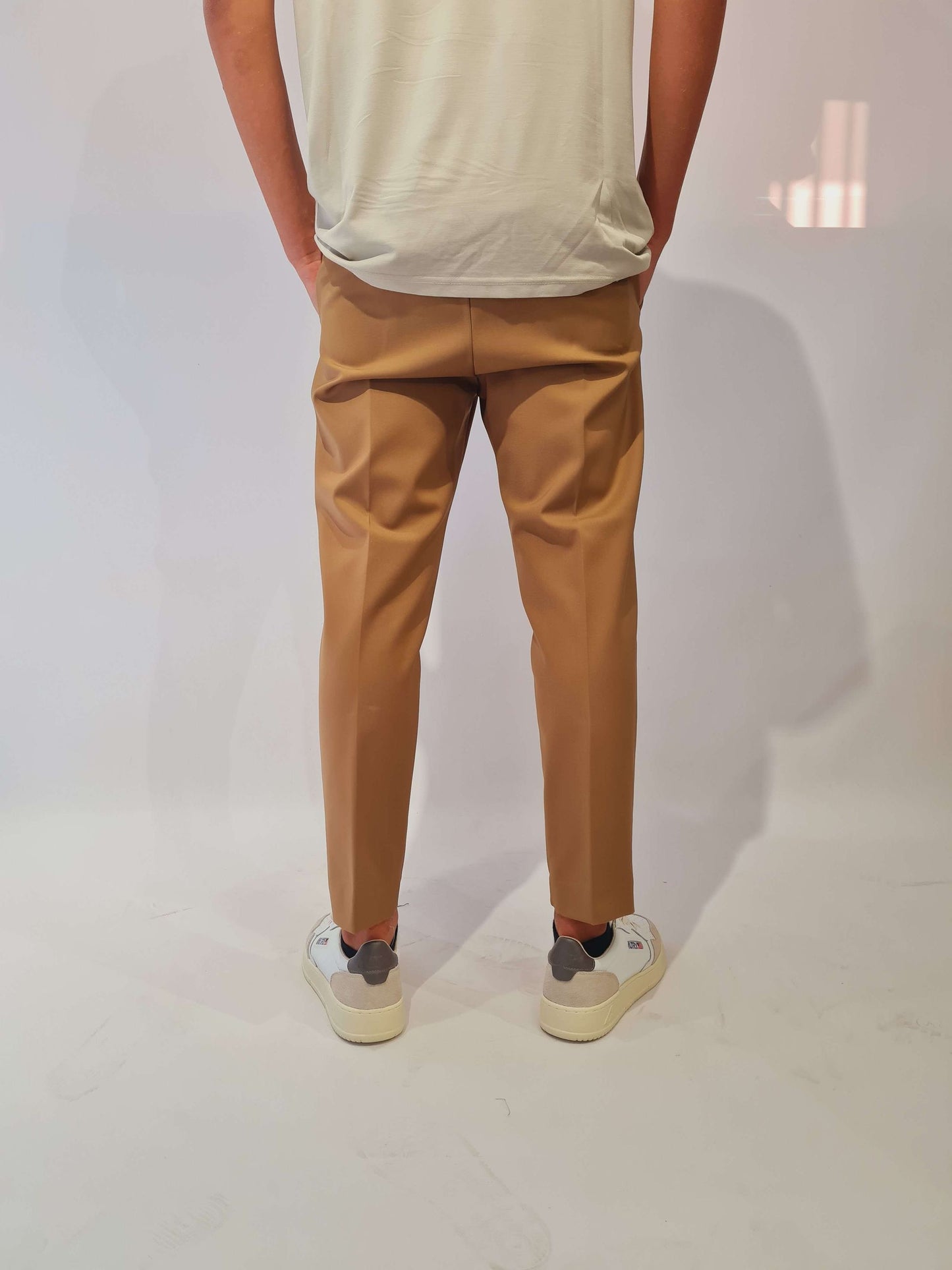 PANTALONE PRIME IN TESSUTO TECNICO CON MEZZO ELASTICO E LACCETTI
