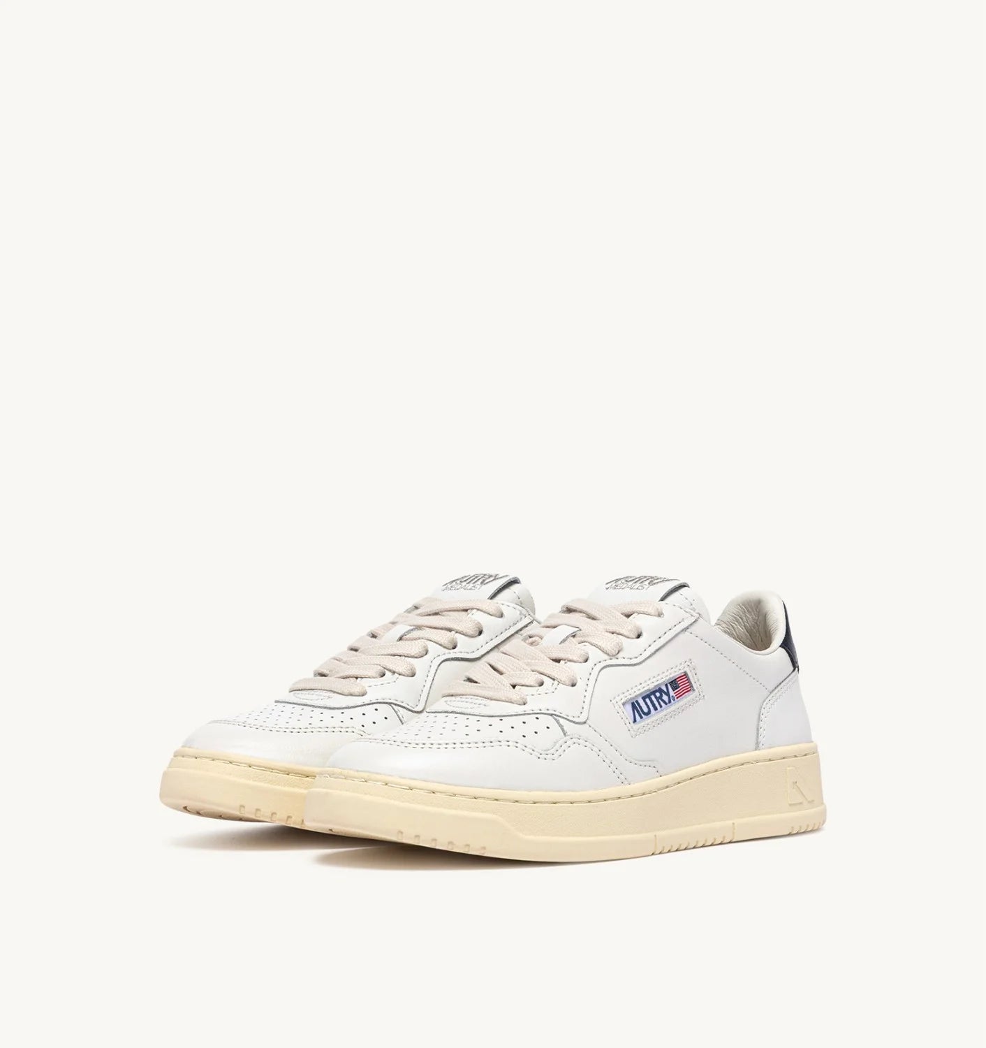 AUTRY SNEAKERS MEDALIST LOW IN PELLE BIANCA E SPACE
