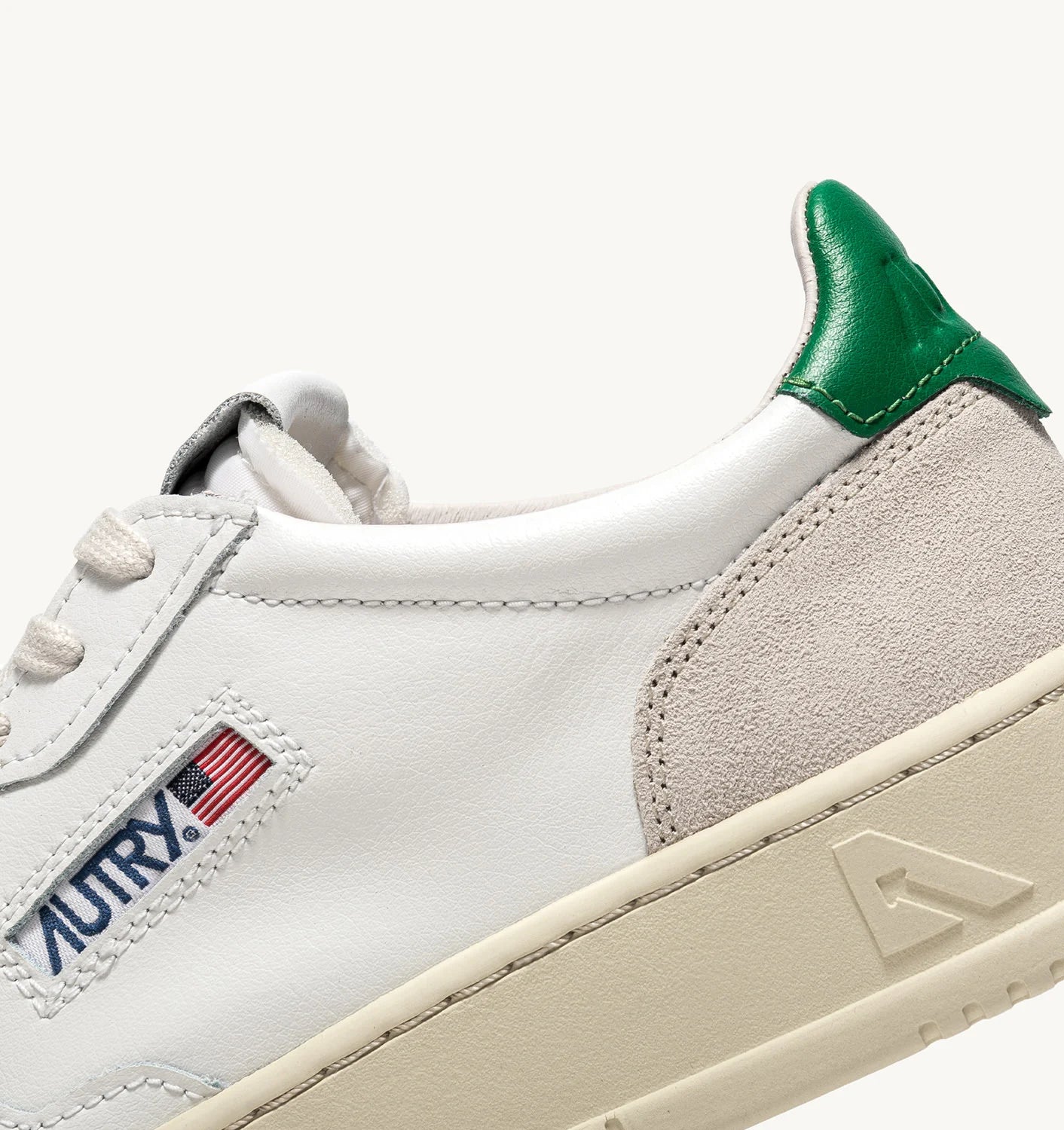 AUTRY SNEAKERS MEDALIST LOW IN PELLE BIANCA E AMAZON E SUEDE BEIGE