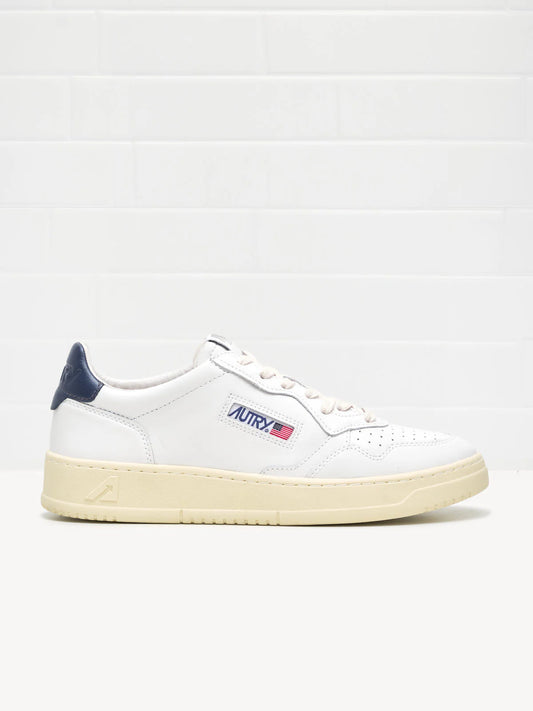AUTRY SNEAKERS MEDALIST LOW IN PELLE COLORE BIANCO E BLUE