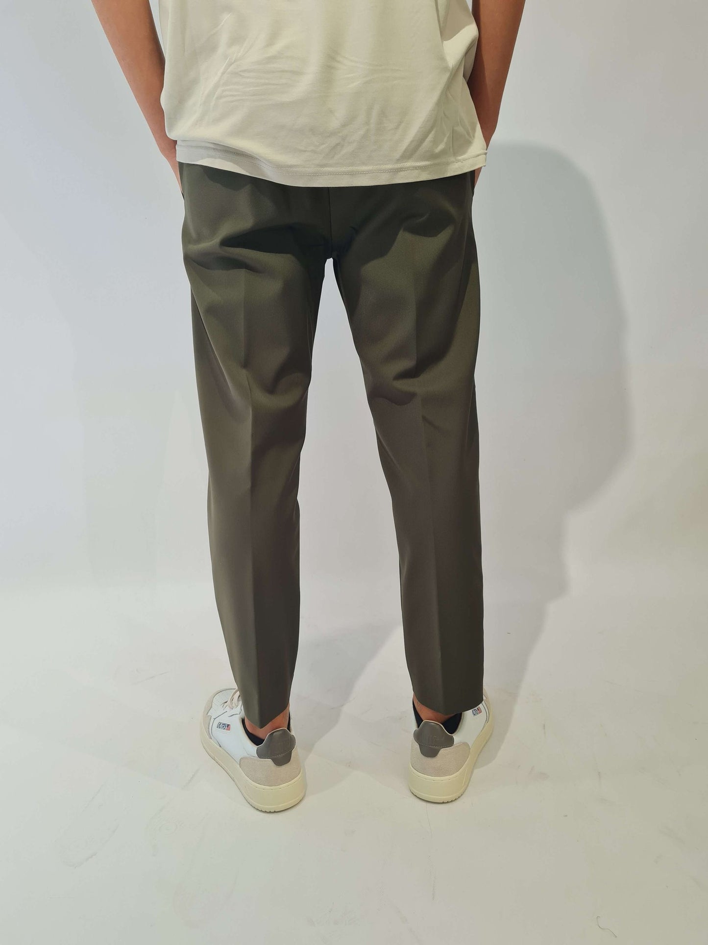 PANTALONE PRIME IN TESSUTO TECNICO CON MEZZO ELASTICO E LACCETTI
