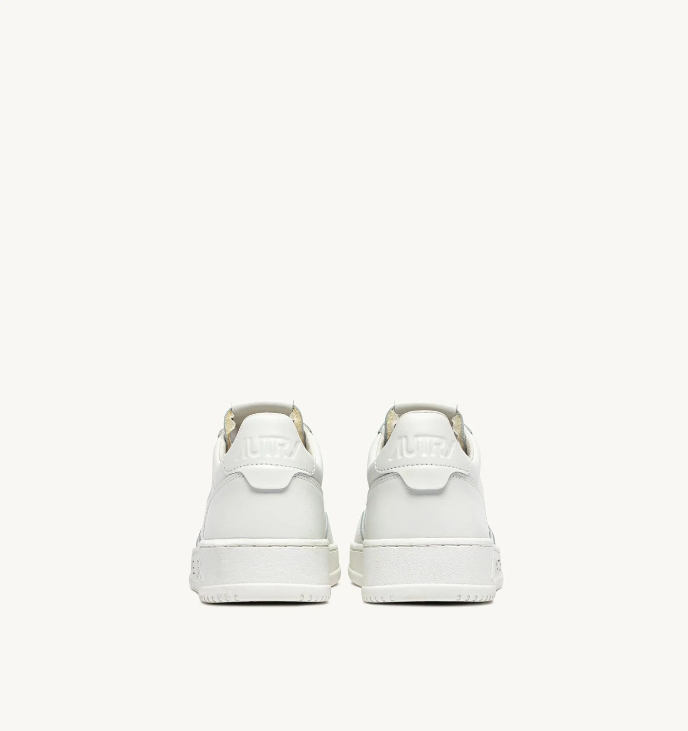 AUTRY SNEAKERS MEDALIST LOW IN PELLE BIANCA CON LETTERING
