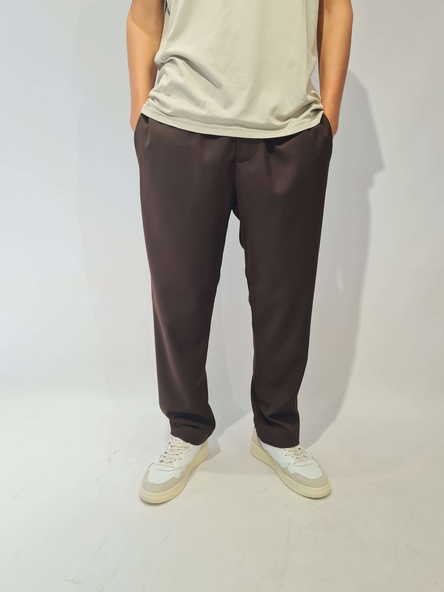 PANTALONE CON ELASTICO VESTIBILITA LARGA