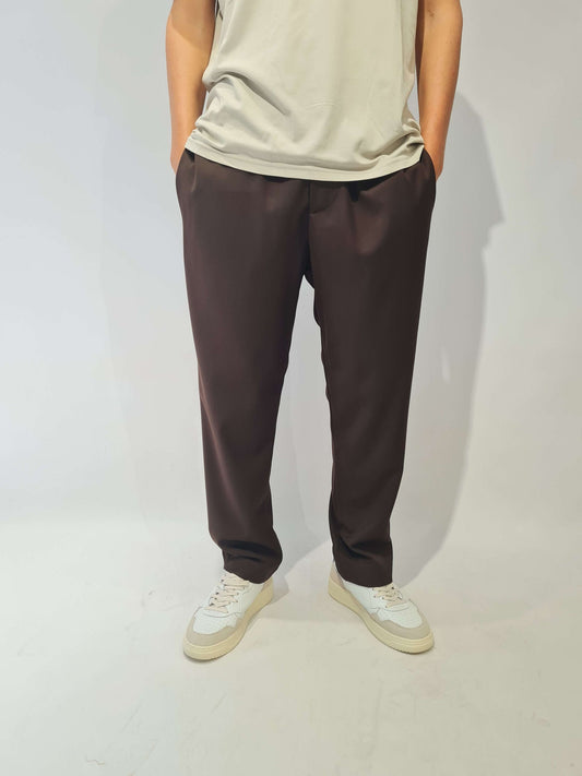 PANTALONE CON ELASTICO VESTIBILITA LARGA
