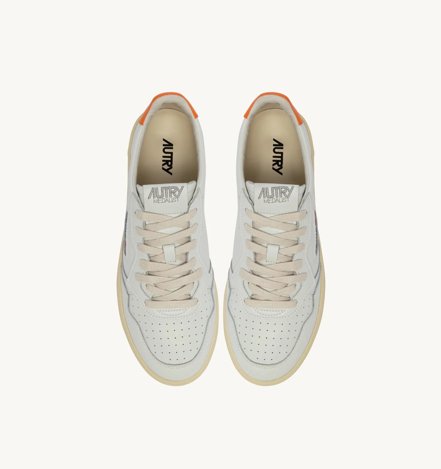 AUTRY SNEAKERS MEDALIST LOW IN PELLE BIANCA E PARSIMMON ORANGE