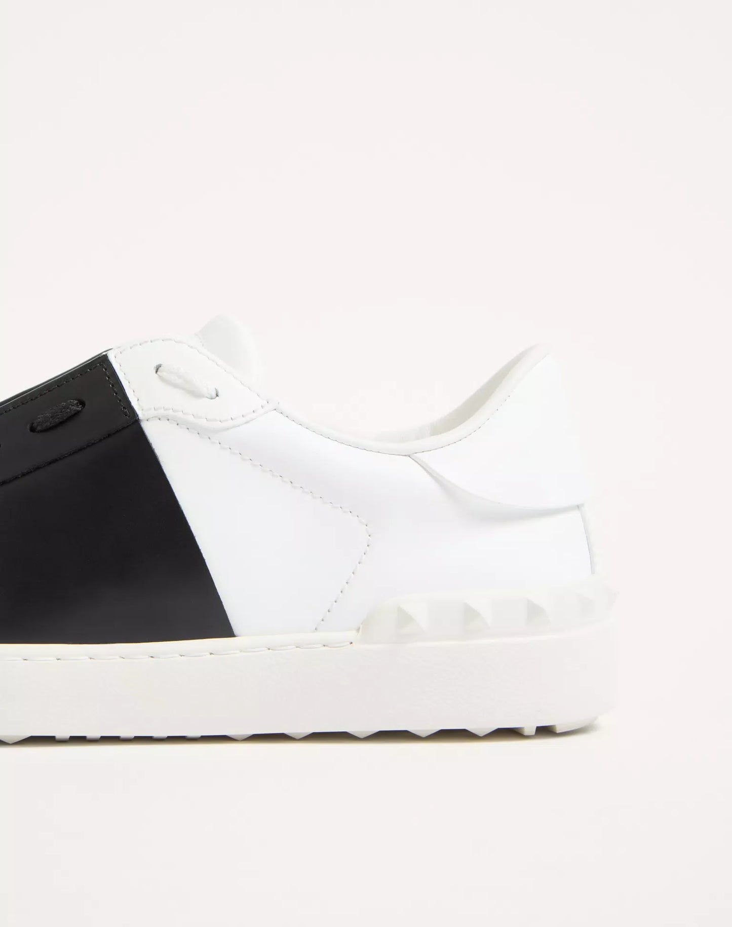 Sneaker Valentino Garavani Open in vitello bianco.