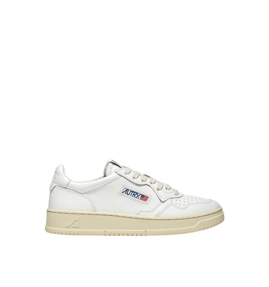 AUTRY SNEAKERS MEDALIST LOW IN PELLE BIANCA