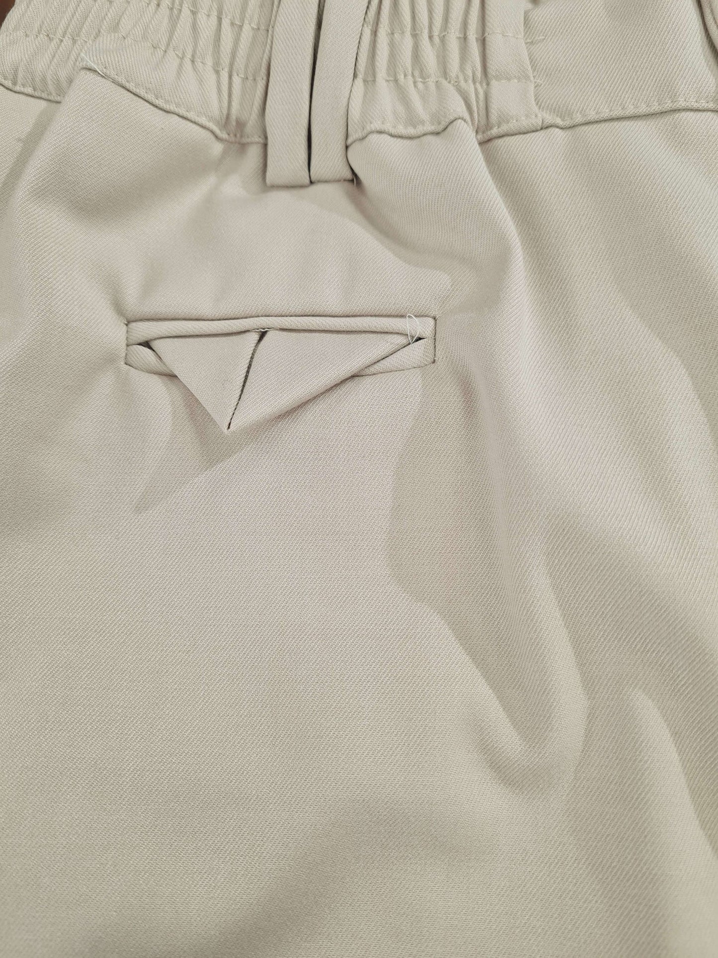 PANTALONE CON ELASTICO VESTIBILITA LARGA