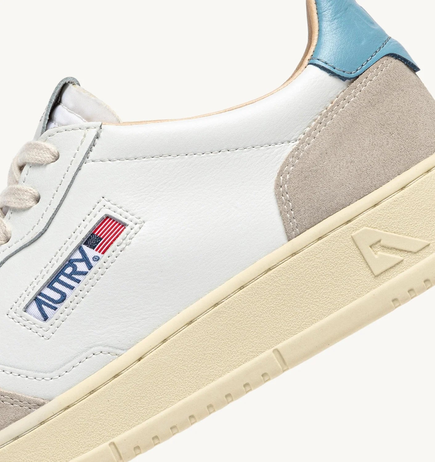 AUTRY SNEAKERS MEDALIST LOW IN SUEDE E PELLE BIANCA E FORGET ME NOT